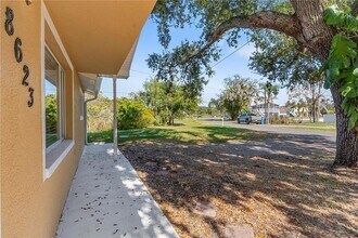 8623 Parkway Cir in Riverview, FL - Building Photo - Building Photo