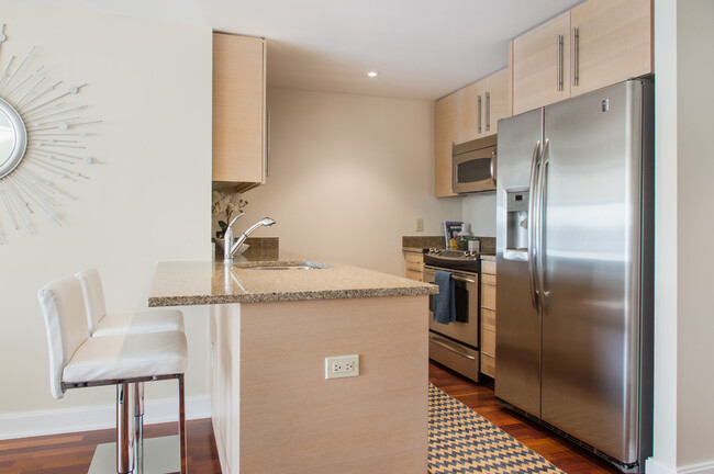 103 13th St, Unit L-001 in Boston, MA - Foto de edificio - Building Photo
