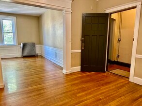 330 St Paul St in Brookline, MA - Building Photo - Building Photo