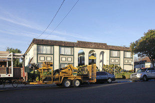 1750 Washington St Apartments