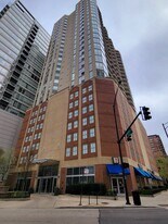 645 N Kingsbury St, Unit 2104 in Chicago, IL - Building Photo