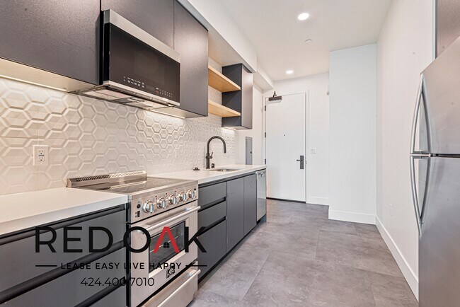 3450 W 43rd St in Los Angeles, CA - Building Photo - Building Photo