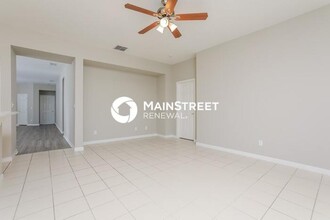 210 Andover Dr in Davenport, FL - Foto de edificio - Building Photo
