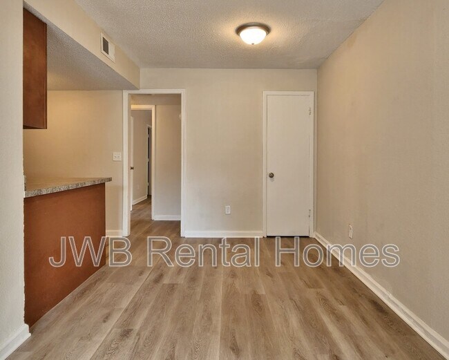 851 Bert Rd in Jacksonville, FL - Building Photo - Building Photo
