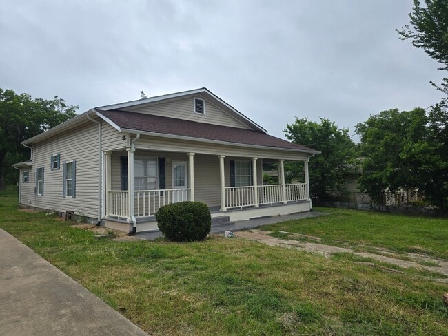 property at 212 E 4th St