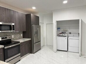 3821 Pond Apple Dr in Weston, FL - Building Photo - Building Photo