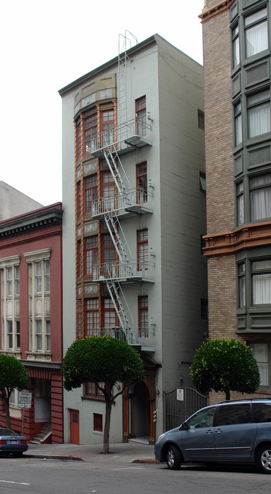 643 Mason St in San Francisco, CA - Building Photo