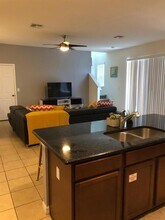 921 Las Fuentes Dr in Kissimmee, FL - Building Photo - Building Photo