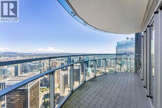 1151 W Georgia St in Vancouver, BC - Building Photo - Building Photo