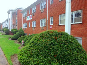 Villager Apartments in Irvington, NJ - Building Photo - Building Photo