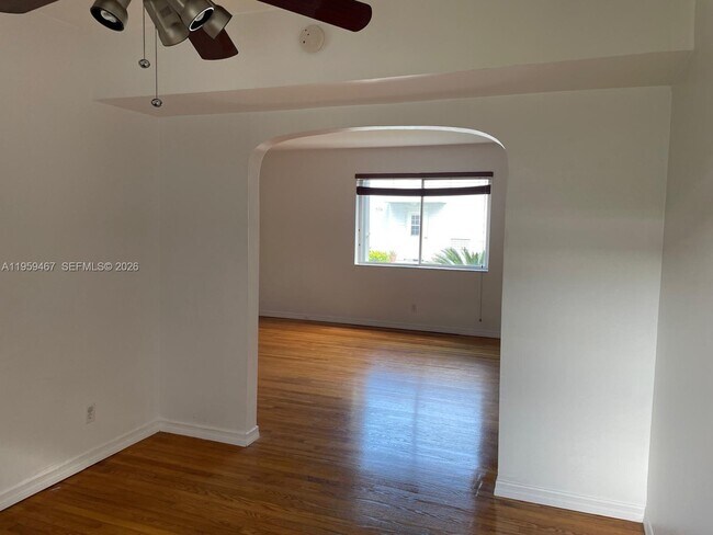 530 SW 10th St in Miami, FL - Building Photo - Building Photo