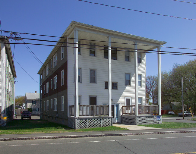 571 Chicopee St in Chicopee, MA - Building Photo - Building Photo