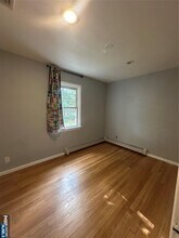12-28-28 Fairclough Pl in Fair Lawn, NJ - Building Photo - Building Photo