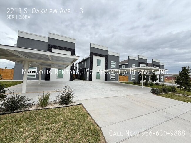 property at 2213 S Oakview Dr