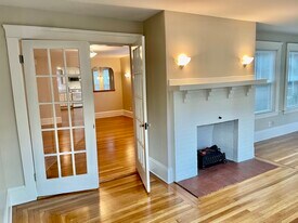 19 E Manning St, Unit First Floor in Providence, RI - Building Photo