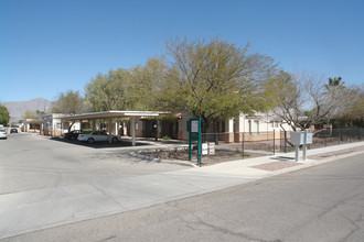 Bermuda Townhomes in Tucson, AZ - Building Photo - Building Photo