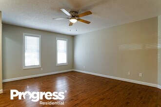 602 Coventry Dr in Zebulon, NC - Foto de edificio - Building Photo