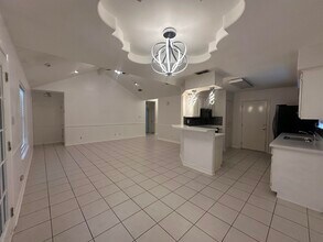 1014 Sapphire St in Laredo, TX - Building Photo - Building Photo