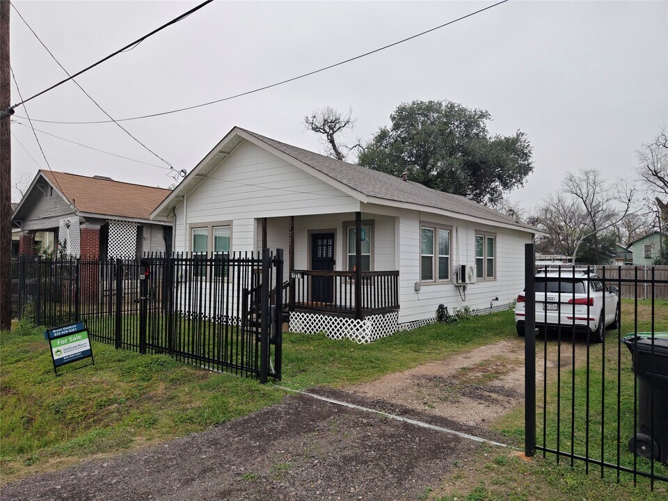 1217 Campbell St in Houston, TX - Building Photo