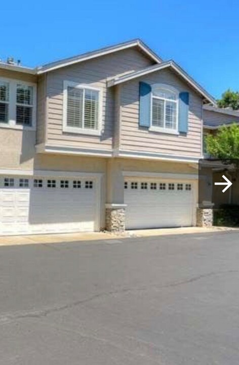 10706 Ian Ln in Dublin, CA - Building Photo