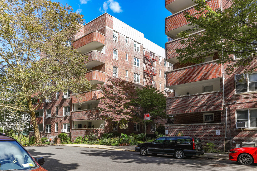 Terrace Gardens Plaza in Brooklyn, NY - Building Photo