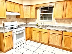 493 Delavan Ave in Newark, NJ - Building Photo - Building Photo