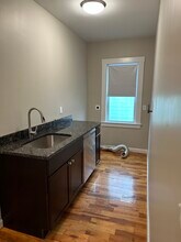 38 Columbia St, Unit 3 in Worcester, MA - Building Photo - Building Photo