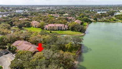 2485 NW 33rd St in Oakland Park, FL - Foto de edificio - Building Photo