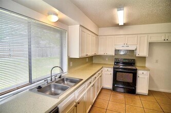 2017 Shenandoah Dr in Carrollton, TX - Building Photo - Building Photo