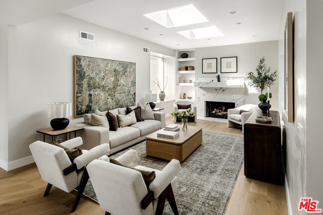 1143 Sierra Alta Way in Los Angeles, CA - Building Photo - Building Photo