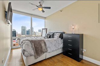 757 N Orleans St, Unit 1301 in Chicago, IL - Building Photo - Building Photo
