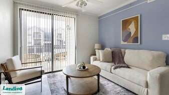 1601 W Arbrook Blvd in Arlington, TX - Building Photo