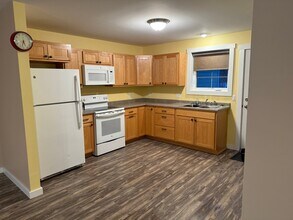 125 High St in Oakland, ME - Building Photo - Building Photo