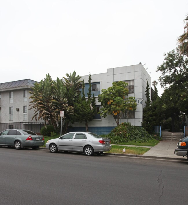 414 S St Andrews Pl in Los Angeles, CA - Building Photo - Building Photo