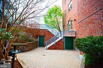 825 N 29th St-Unit -3F in Philadelphia, PA - Building Photo - Building Photo