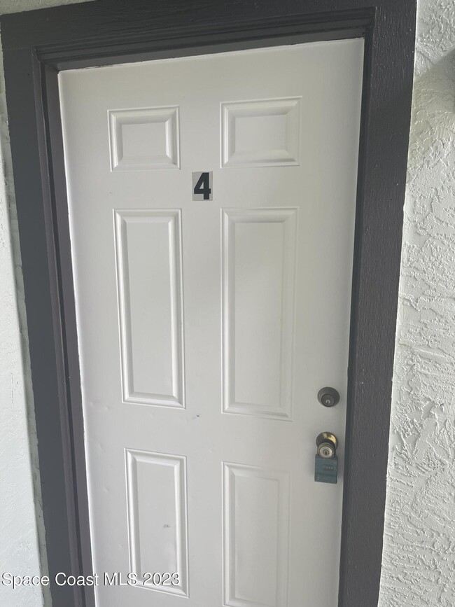 421 Mercury Ave SE in Palm Bay, FL - Building Photo - Building Photo