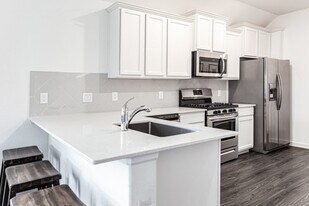Edgewater at the Lagoon in Humble, TX - Building Photo