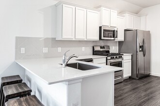 Edgewater at the Lagoon in Humble, TX - Building Photo - Building Photo