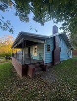 135 Rice St in Newport, TN - Building Photo