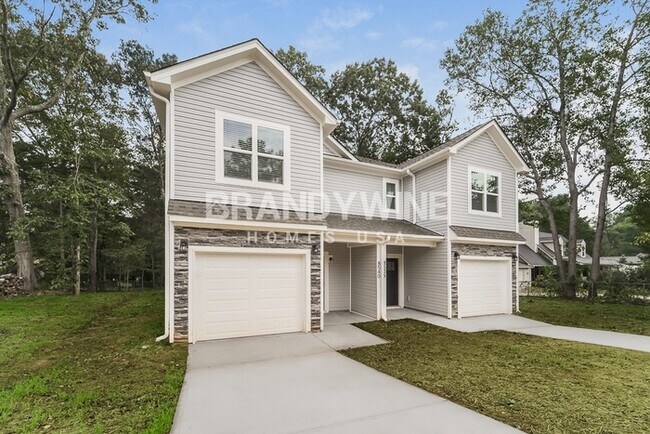 8540 Starnes Randall Rd in Charlotte, NC - Foto de edificio - Building Photo