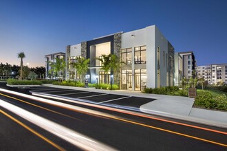 Solena Miramar in Miramar, FL - Foto de edificio - Building Photo