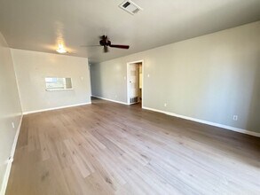 701 E 45th St in Austin, TX - Building Photo - Building Photo