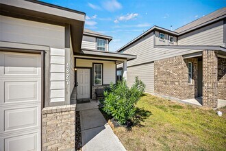 4827 Purple Wisteria Ln in Spring, TX - Foto de edificio - Building Photo