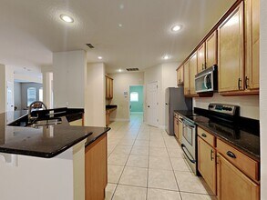 589 Errol Pkwy in Apopka, FL - Building Photo - Building Photo