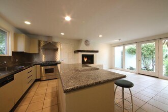 122 Baltimore Ave in Larkspur, CA - Building Photo - Building Photo