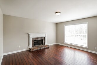 2800 Overton Dr in Thompson's Station, TN - Foto de edificio - Building Photo