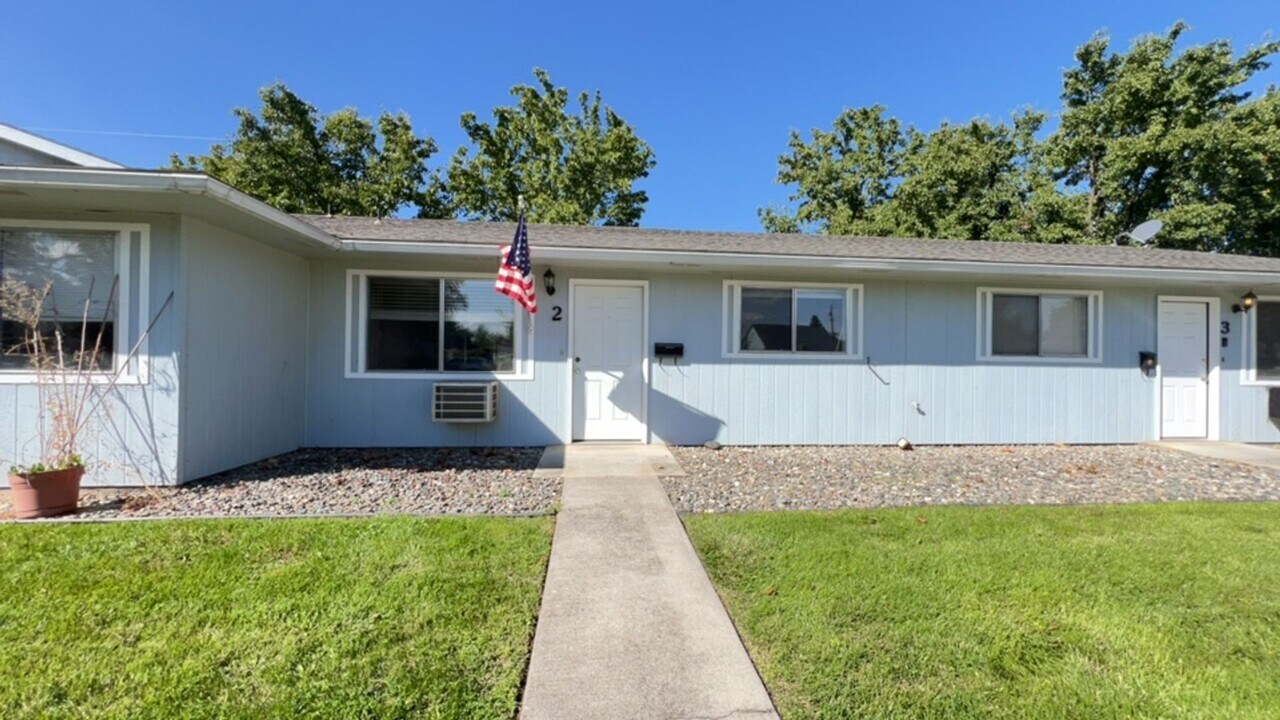 1036 12th St in Clarkston, WA - Building Photo