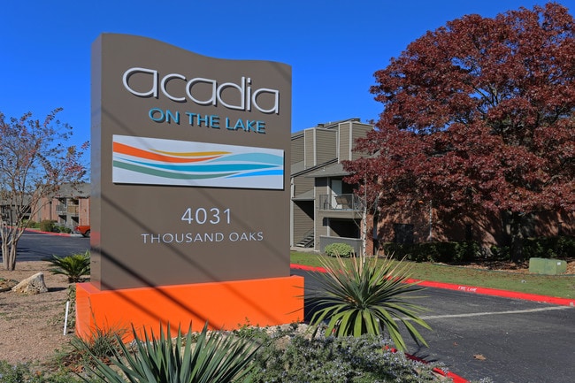 Acadia on the Lake in San Antonio, TX - Foto de edificio - Building Photo