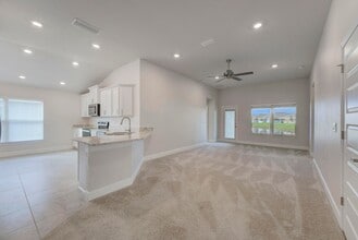 5327 Vespera St in Fort Pierce, FL - Building Photo - Building Photo