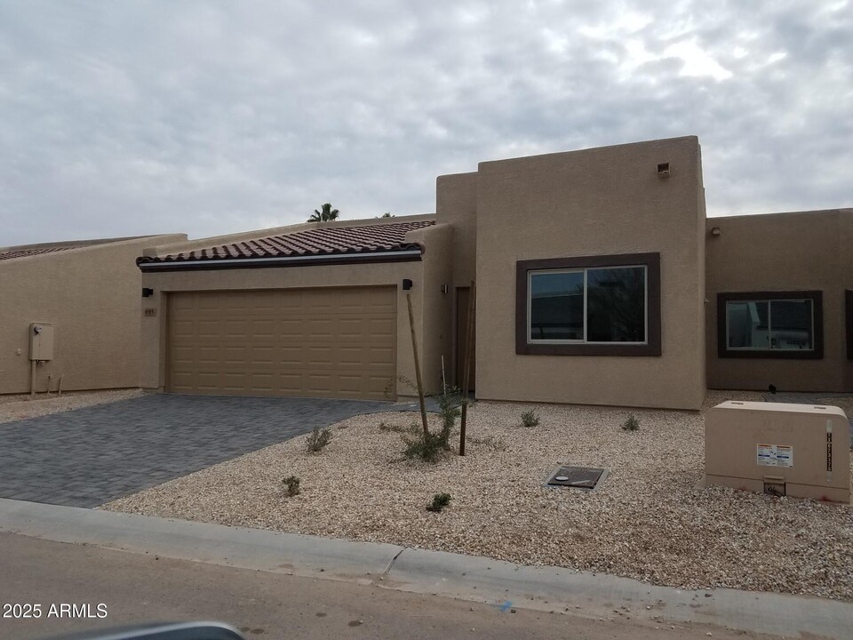 695 Dylan Ct in Wickenburg, AZ - Building Photo